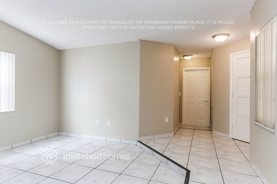 Building Photo - 4705 SW 143rd Ave