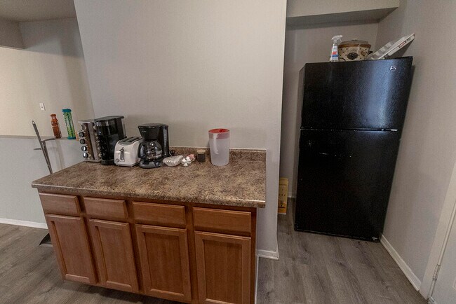 Building Photo - 204 Wheaton Ct