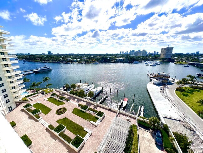 Building Photo - 1 Las Olas Cir