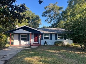 Building Photo - 708 E Leonard St