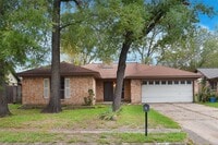 Building Photo - 323 Edgeton Ct