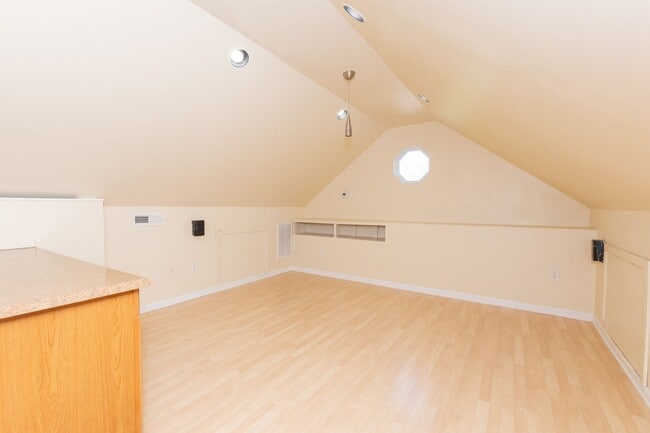 Building Photo - PRICE IMPROVEMENT!!!! MOVE-IN READY