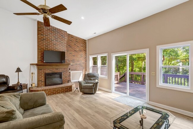 Building Photo - This WATERFRONT-FULLY FURNISHED-ALL INCLUSIVE HOME IS READY FOR YOU.