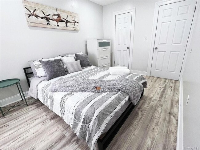 Building Photo - 451 Castle Hill Ave