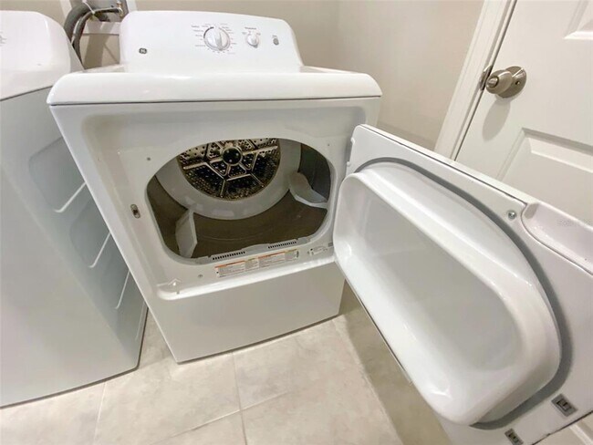 Building Photo - 3816 Hanover Dr