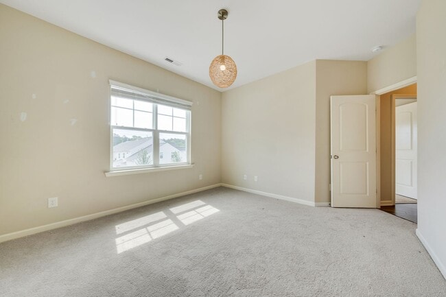 Building Photo - Beautiful 3bd/2.5ba Townhouse Available in Durham!