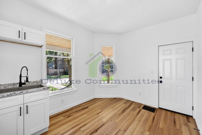 Building Photo - 851 Worden St SE