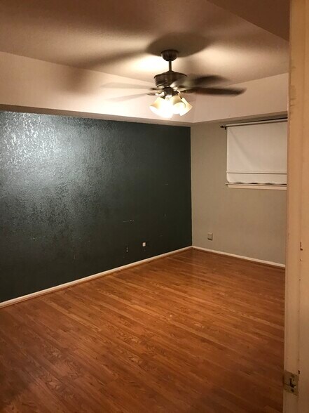 Building Photo - 9306 Fernglen Dr