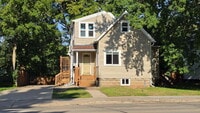Building Photo - Refurbished 2 Bedroom Upper in Appleton