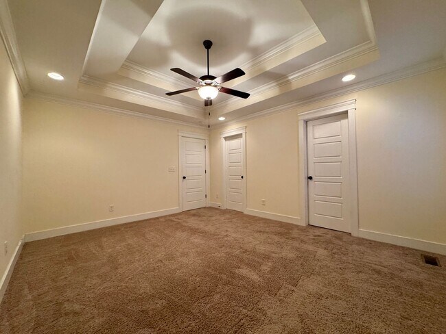 Building Photo - 6477 Olin Ln