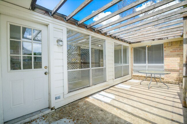 Building Photo - 10811 Vickijohn Ct