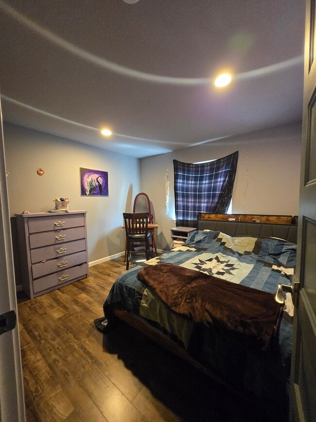 Building Photo - 3 Bedroom 2 Bath with Garage in Mossyrock