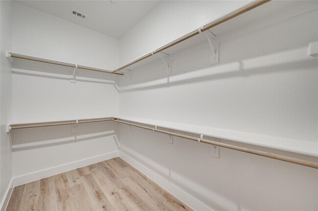 Building Photo - 865 Limmer Loop