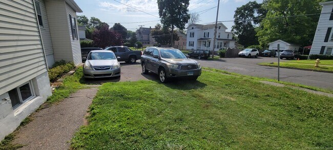 Building Photo - 39 Division St