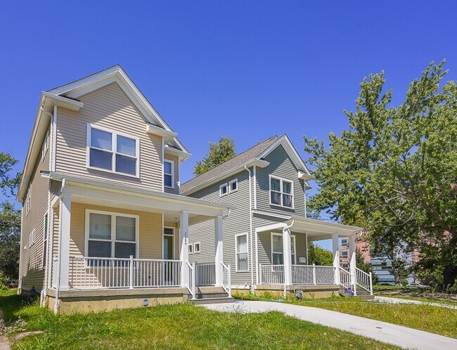 Building Photo - 2184 E 97th St