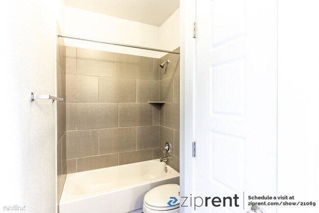 Building Photo - 3 br, 2.5 bath House - 5919 Rubicon Run, A...