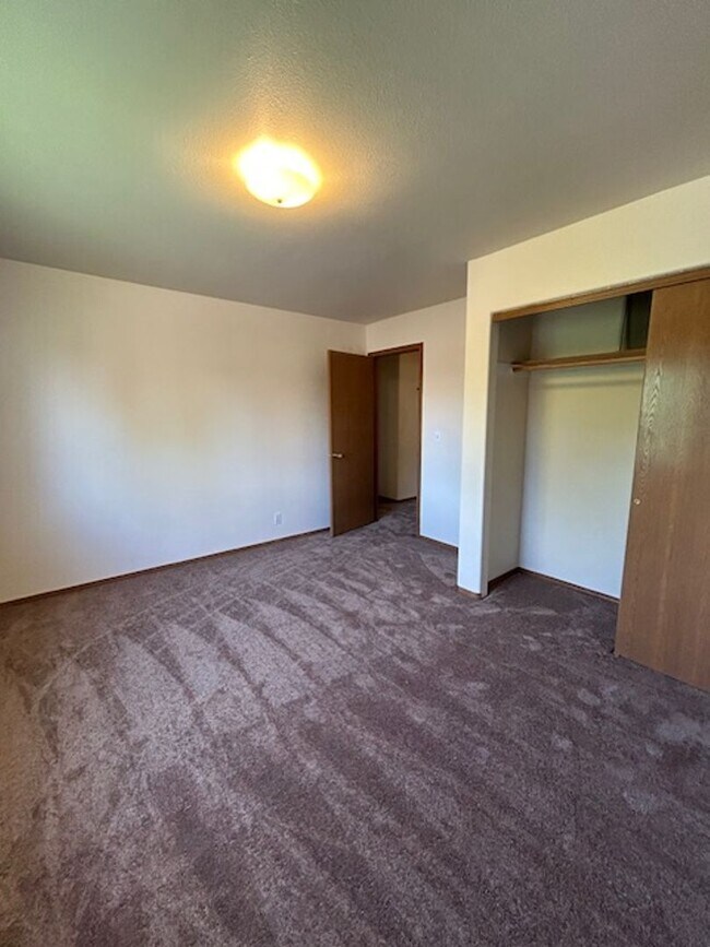 Building Photo - 129 Bing Ct