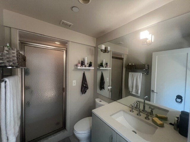 Building Photo - 33 3rd Ave