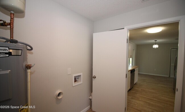 Building Photo - 75 Rivercliff Ln