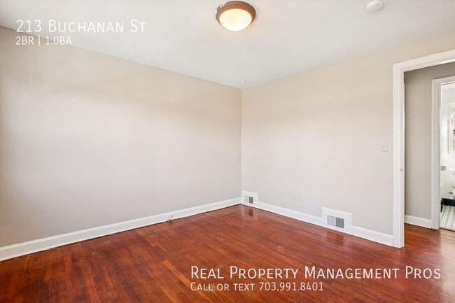 Building Photo - 213 Buchanan St