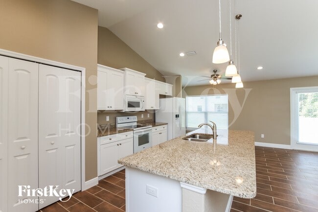 Building Photo - 770 Grandeur St SE