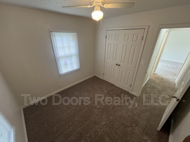 Building Photo - 4117 N Libby Ave