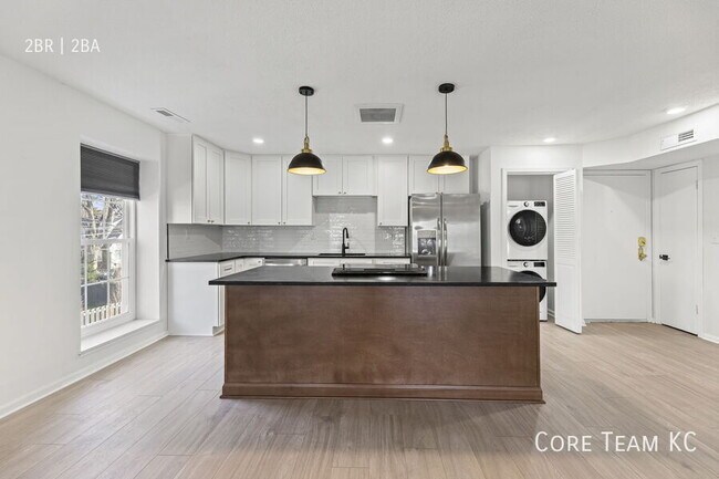 Building Photo - 2900 W 53rd St