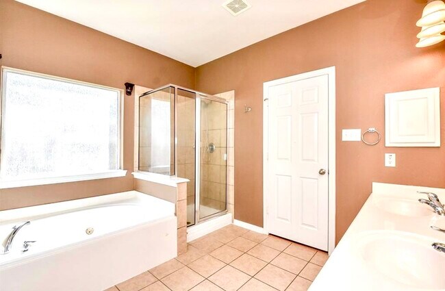 Building Photo - 26418 Meadow Dawn Ln