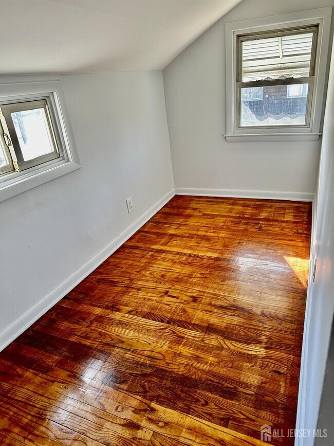 Building Photo - 428 New Market Rd