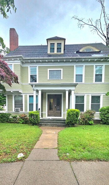 Building Photo - 172 Fountain St