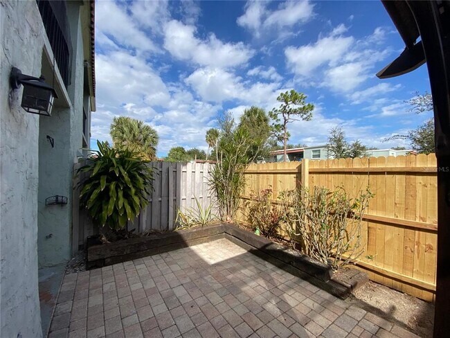 Building Photo - 14419 Americana Cir