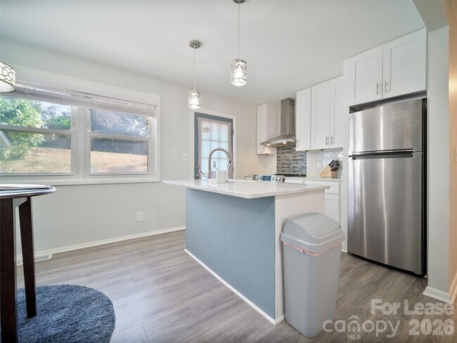 Building Photo - 2515 Thornton Rd