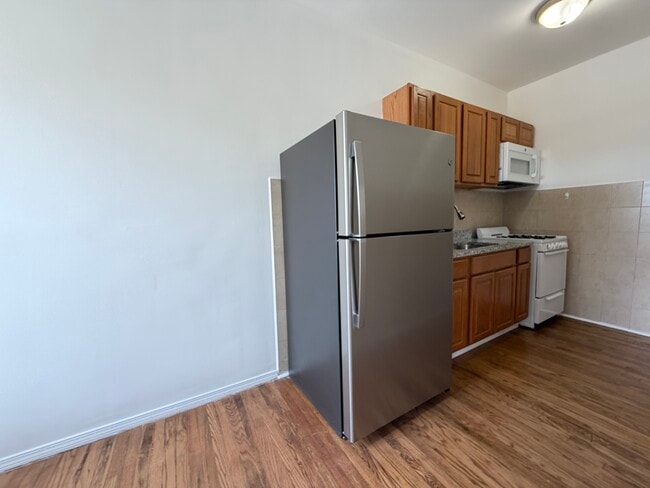 Building Photo - 2712 N Milwaukee Ave