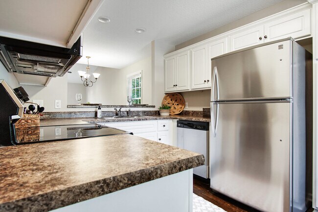 Building Photo - 564 Deerchase Ct