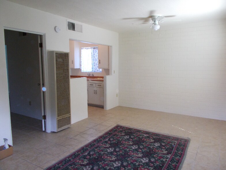 Building Photo - 4335 N 15th Ave