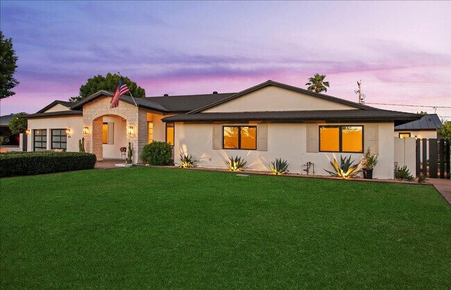 Building Photo - 3631 N 54th Ct