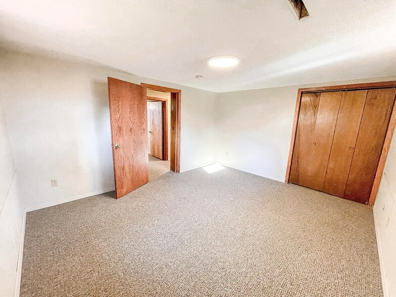 Building Photo - 811 7th St