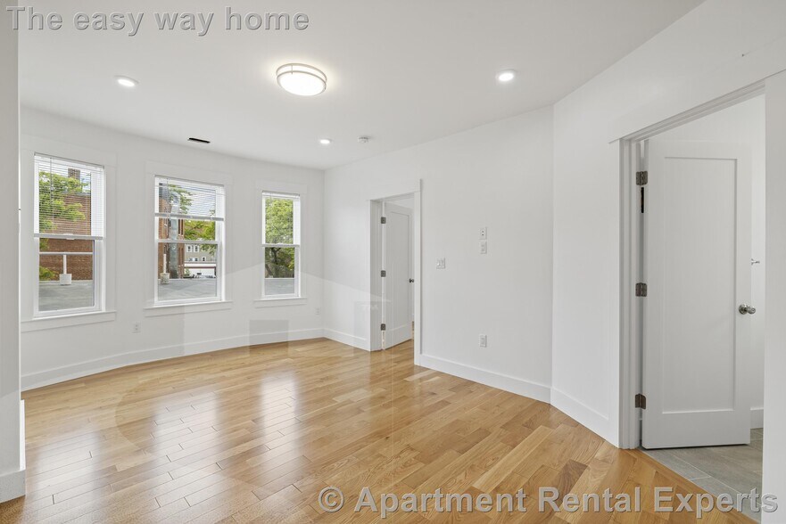 Building Photo - 406 Columbia St