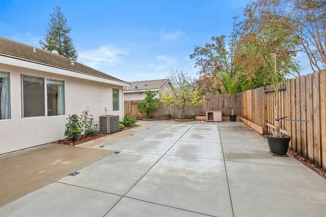 Building Photo - 5639 Great Valley Dr