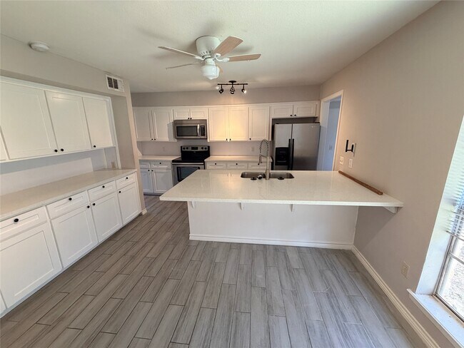 Building Photo - 1607 Chestnut Ridge Rd