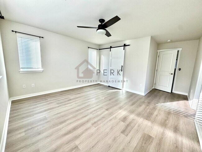 Building Photo - Modern 4-Bedroom, 2.5-Bath, 3-Story Home in Gated South Hill Community