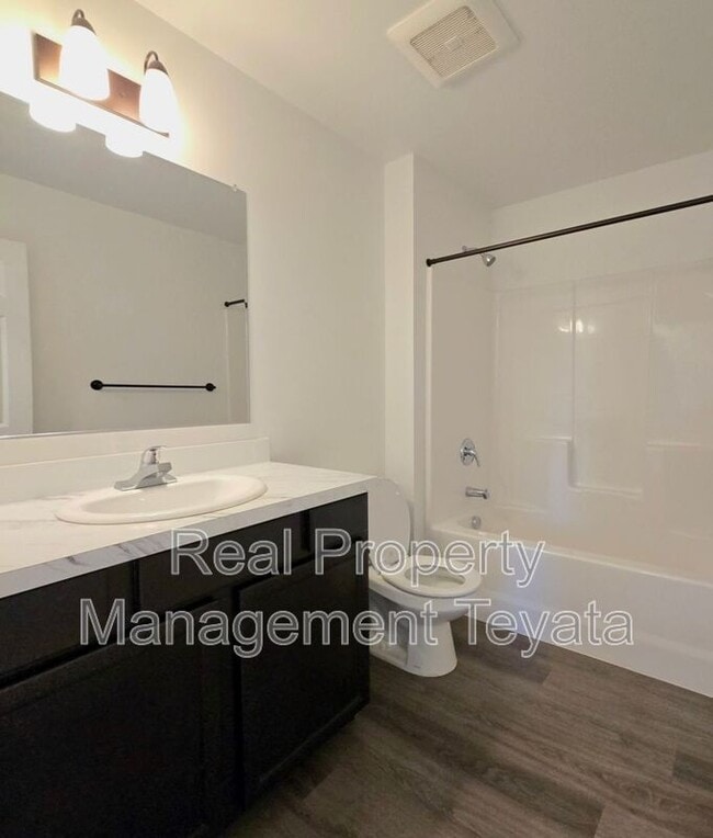 Building Photo - 6270 Fernridge Dr