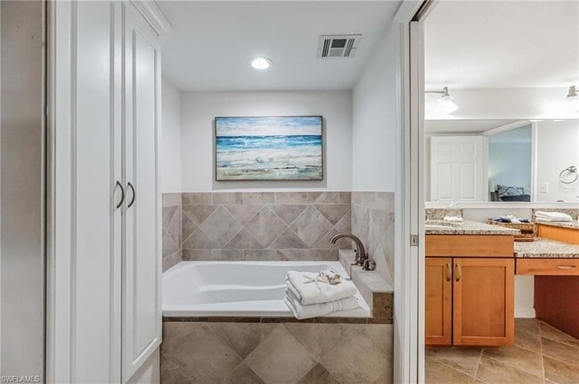 Building Photo - 5633 Turtle Bay Dr