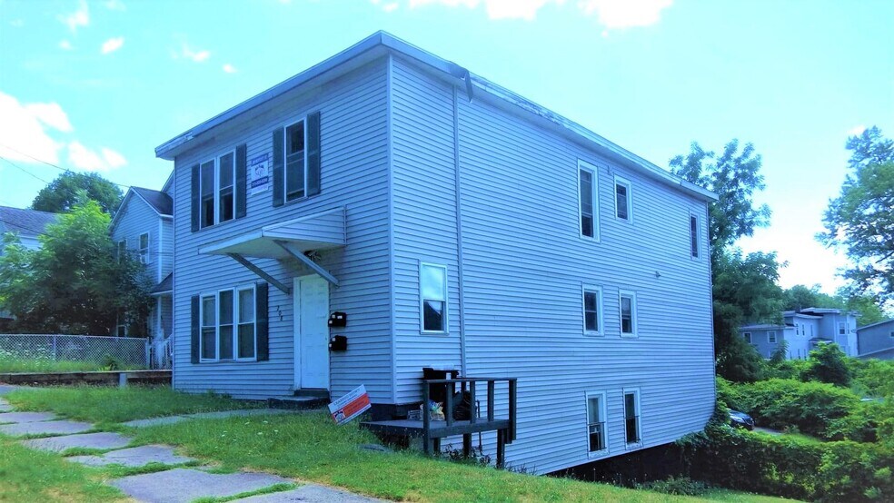 Primary Photo - 208 Westcott St