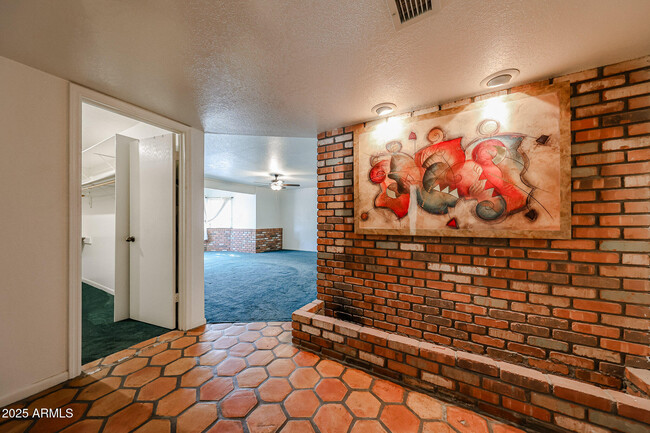Building Photo - 8531 W Pinnacle Peak Rd