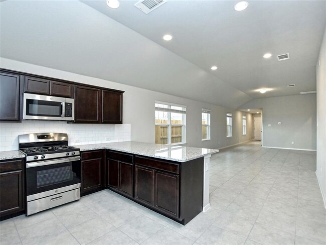 Building Photo - 210 Trailside Ln