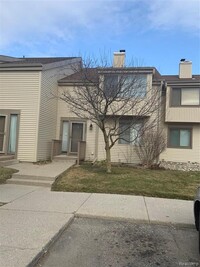 Building Photo - 6320 Laurentian Ct