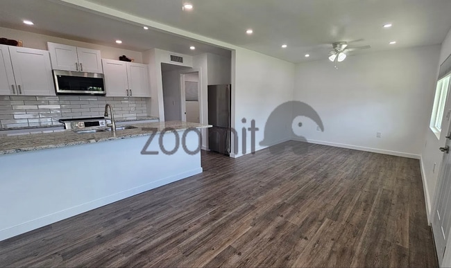 Building Photo - 1226 E Campbell Ave