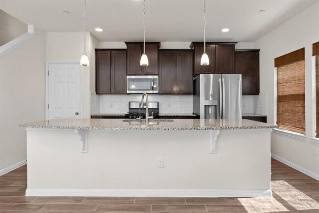 Building Photo - 2304 S Lakeline Blvd