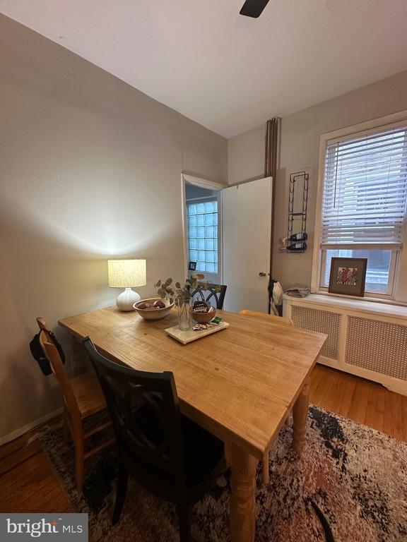 Building Photo - 275 Rochelle Ave